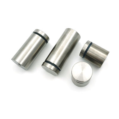 Zaciski szklane do ekspozycji na stojak wystawienniczy i stoisko wystawowe