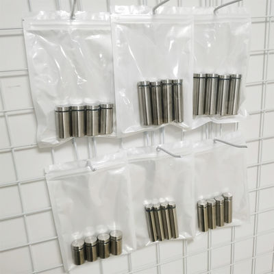 Zaciski szklane do ekspozycji na stojak wystawienniczy i stoisko wystawowe