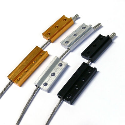 Regulowana smycz bezpieczeństwa do ochrony przed upadkiem do uprzęży do okien