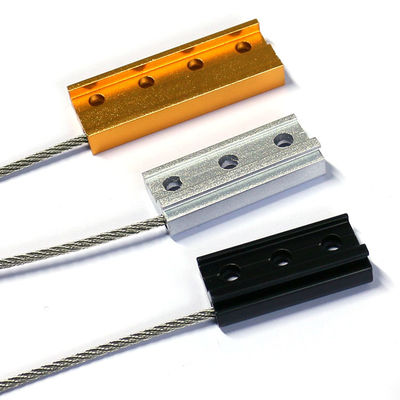 Regulowana smycz bezpieczeństwa do ochrony przed upadkiem do uprzęży do okien