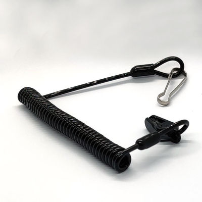 Smycz do pistoletu ze sprężyną zabezpieczającą przed kradzieżą. Smycz do pistoletu zapewniająca bezpieczeństwo